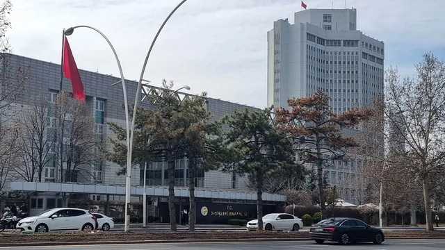 Турция привика иранския посланик заради балистичната ракета