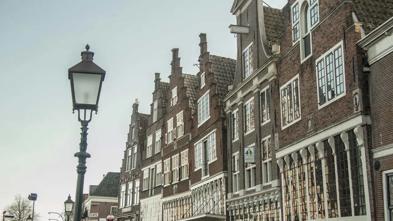 Холандия привика иранския посланик заради атаките с ракети и дронове