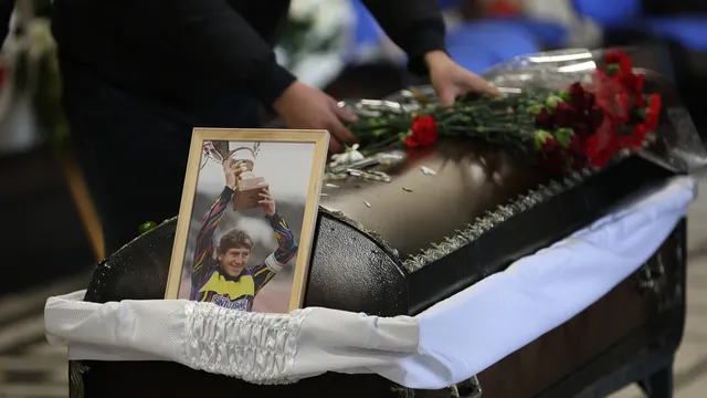 Футболна България се поклони за последно на Джони Велинов