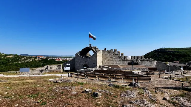 Крепостта в Ловеч ще светне в синьо и зелено за Световния ден на лимфедема