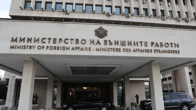 "Спонсорирана кампания". МВнР за маскираните шпицкоманди, вандализирали българския клуб в Битоля