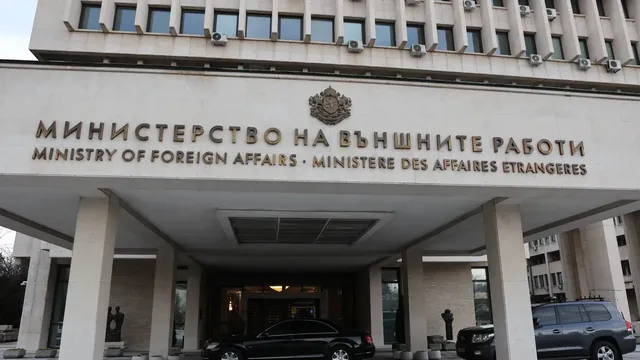 "Спонсорирана кампания". МВнР за маскираните шпицкоманди, вандализирали българския клуб в Битоля