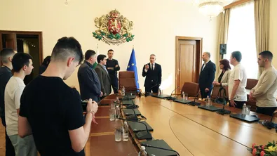 Бербатов към ученици в МС: „Не приемайте „не“ за отговор“