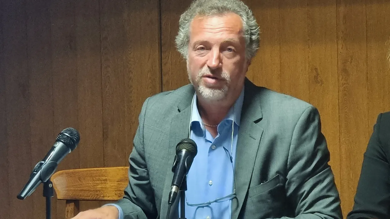 Иво Христов "задраска" ПП-ДБ и БСП като коалиционни партньори на Радев