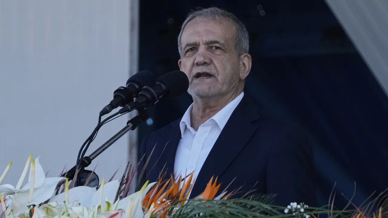 Иранският президент се извини за атаките срещу съседни държави