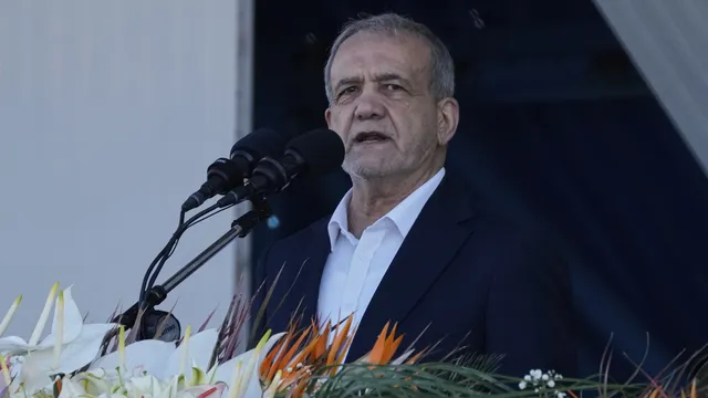 Иранският президент се извини за атаките срещу съседни държави