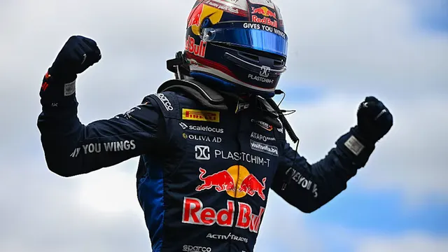 История за България: Никола Цолов спечели във Формула 2 в Мелбърн