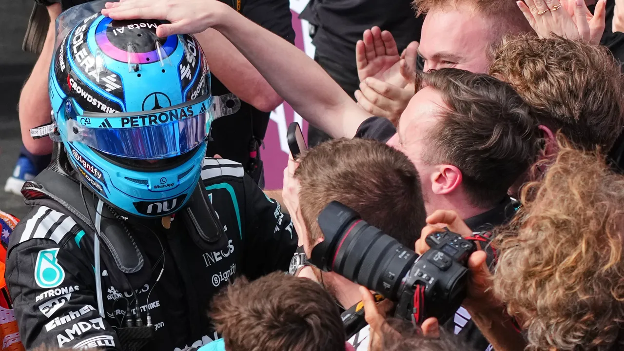 Часове след Цолов: Двоен триумф за Мерцедес в Австралия