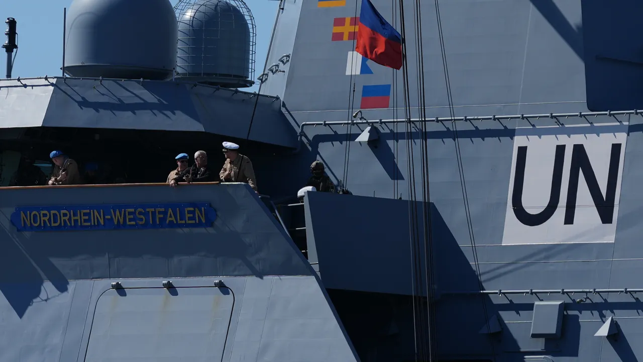 Фрегата на Германия пристигна в Кипър заради кризата в Близкия изток