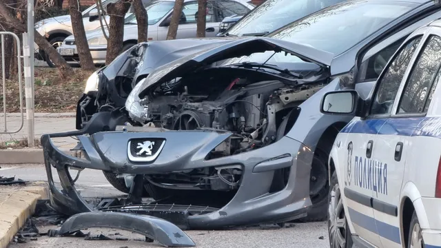 Трима загинаха при тежката катастрофа в Луковитско