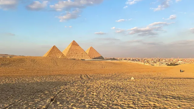 Египетската лира падна до рекордно дъно заради войната в Близкия изток