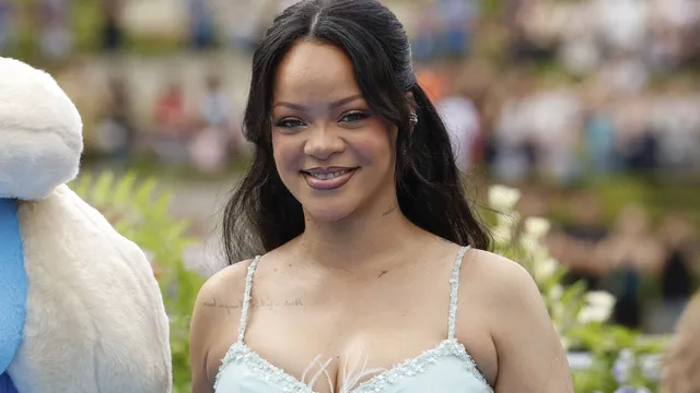 Жена стреля по дома на Риана в Бевърли Хилс