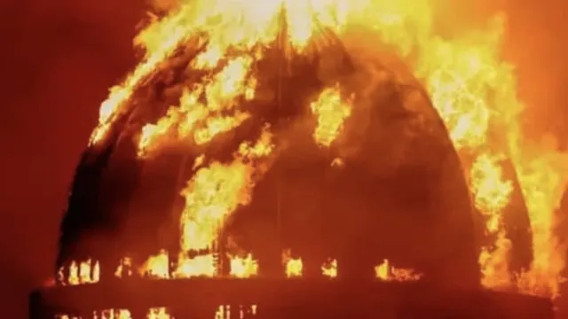 Огромен пожар в Шотландия блокира влаковете и частично срути историческа сграда в Глазгоу