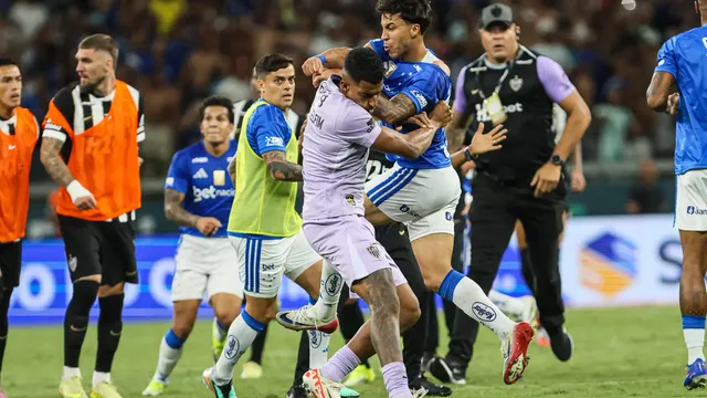 Рекорд: Зверско меле в Бразилия завърши с 23 червени картона (ВИДЕО)