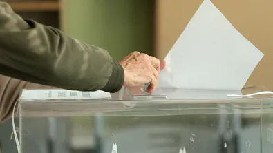 Проверяваме електронно номера на избирателната секция и мястото на гласуване на предстоящите избори