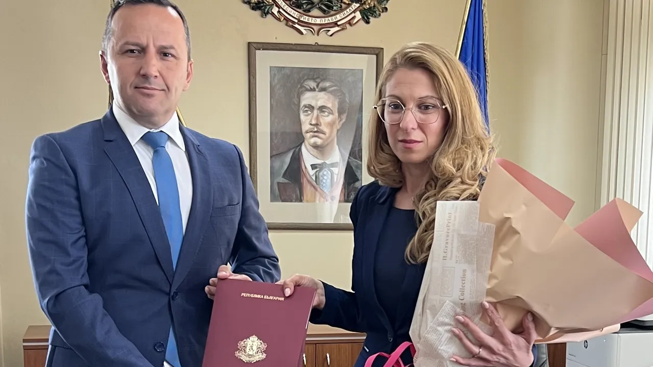 Георги Динев пред „Таралеж“: Нашите постове са политически