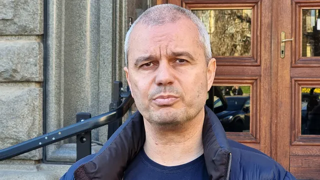 Костадинов: "Възраждане" няма да подкрепи удължителния бюджет