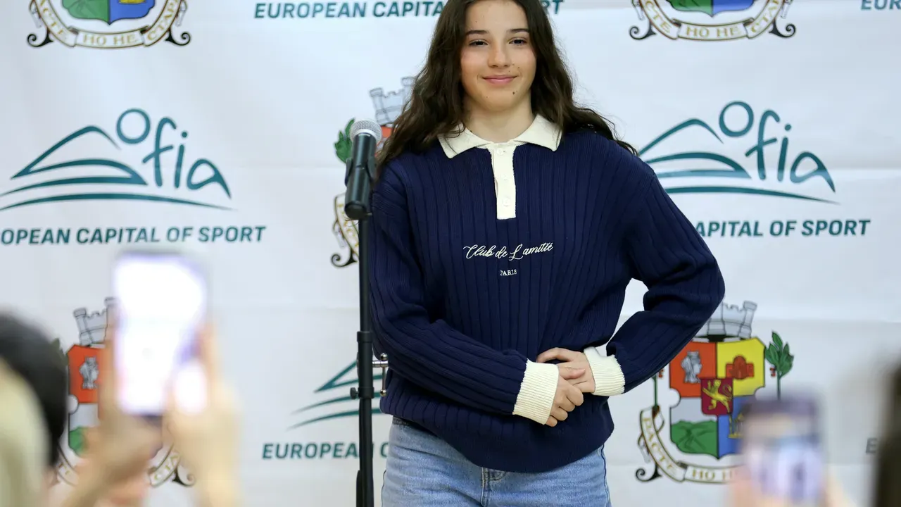 Бащата на Малена разкри кога тя ще може да ходи без патерици