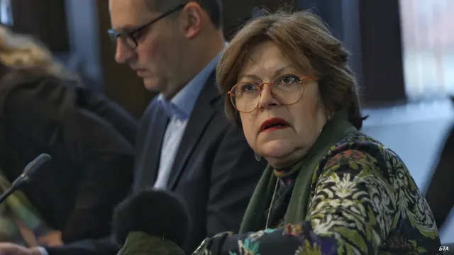 Татяна Дончева: Сарафов стои на стола, защото не му дават да стане