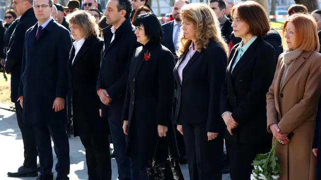 Йотова поднесе венец пред Паметните плочи на спасителите на българските евреи