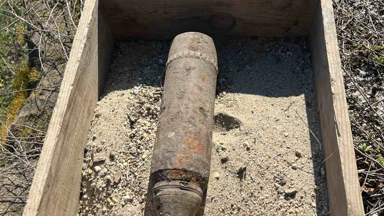 Военни обезвредиха силно корозирал 76 мм снаряд в Плевен