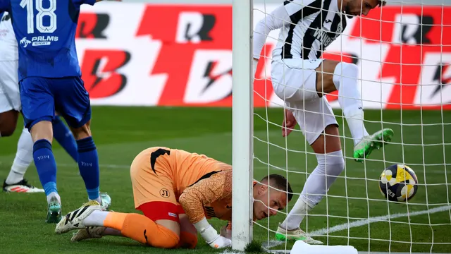 Локомотив Пловдив скочи на всичко и всички след дузпата за Левски