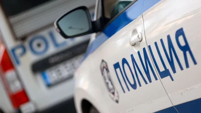 Сигнал за бомба блокира улица в центъра на София