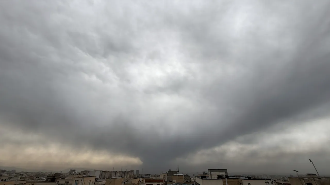 Военните удари върху Техеран създават токсични облаци