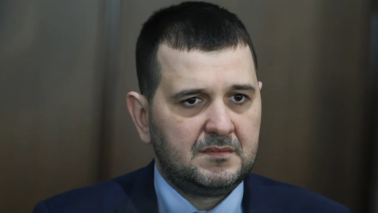 Йордан Иванов: Позициите на Радев са опасни за България, а позициите му като лидер ги няма