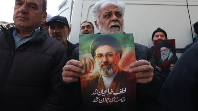 „Ню Йорк Таймс“: Моджтаба Хаменей е ранен след удара в Техеран