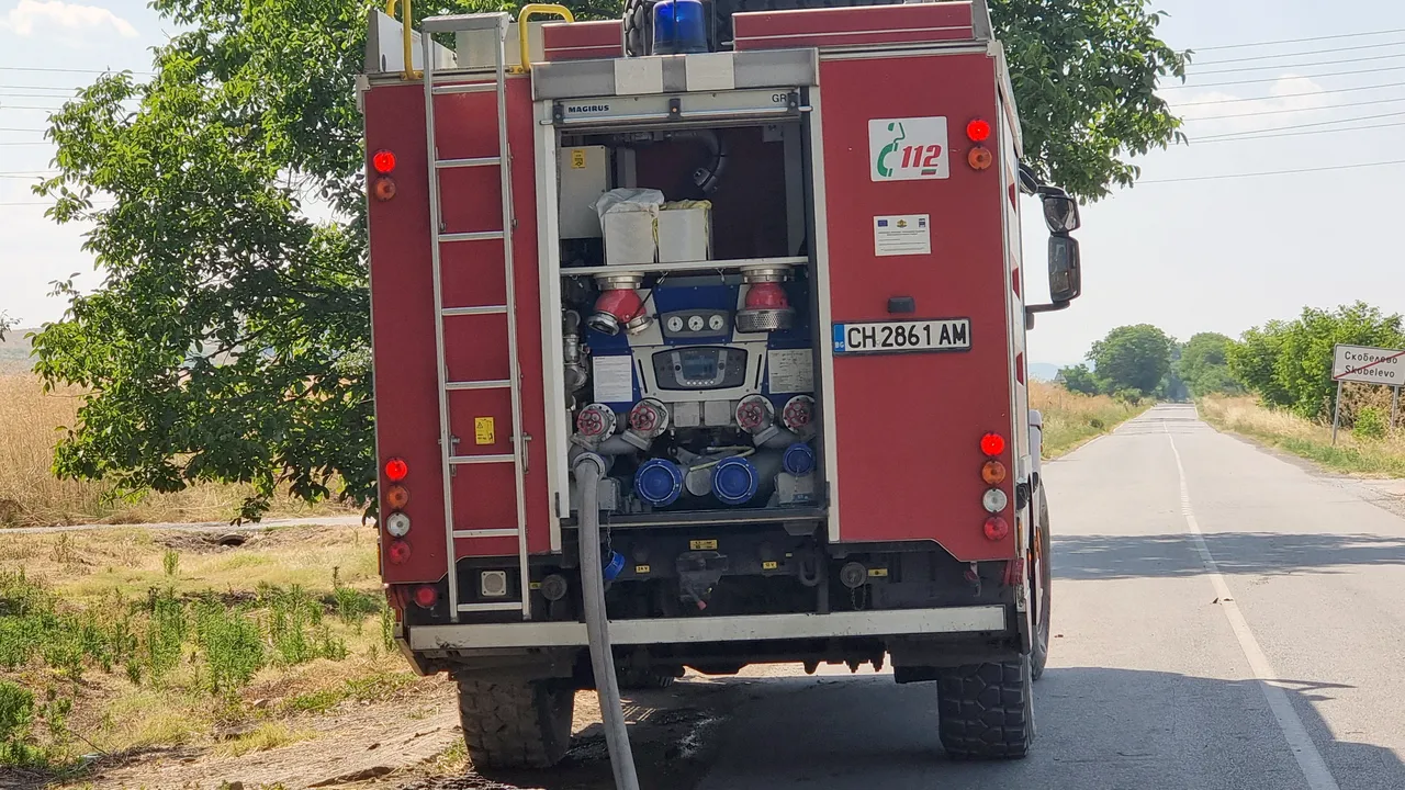 Пожар в склад в Самуилово унищожи тонове фураж