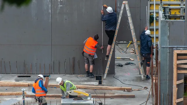 Кражба по време на ремонт в Перник: Задържаха трима майстори