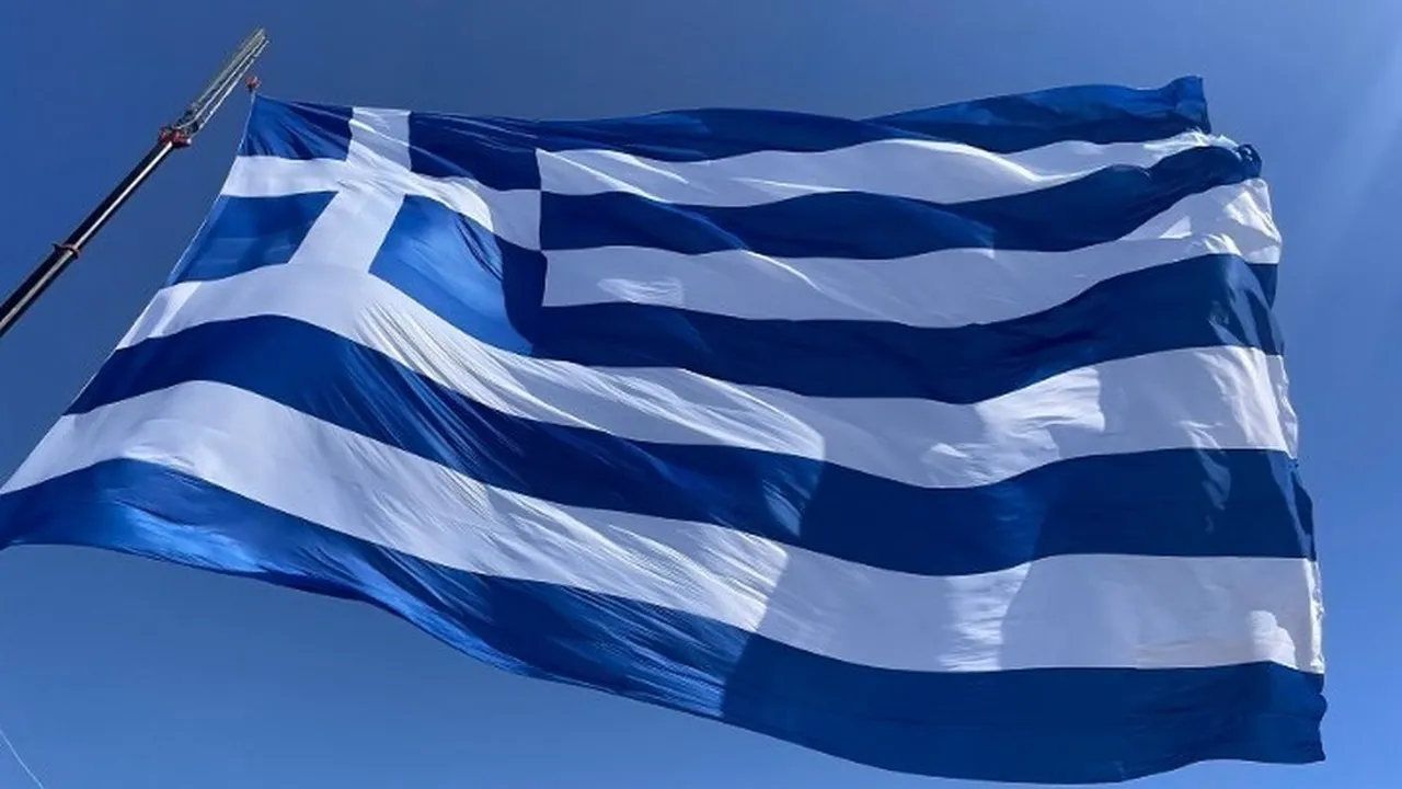 Гърция разби схема за нелегална търговия с горива за милиони