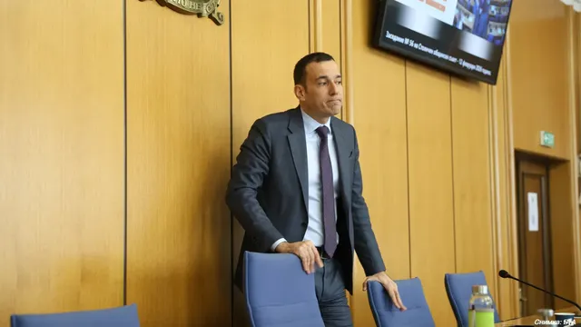 Терзиев към Пеевски: Алчна кокошка, просо сънува