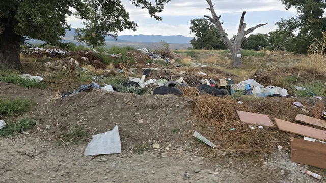 Откриха телце на новородено на сметището в Сливен