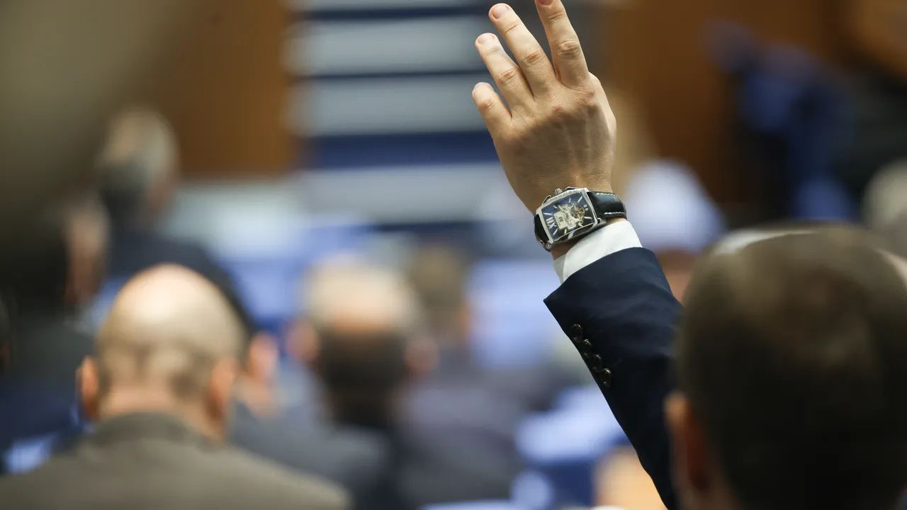 Скъп ли е часовникът на бившия правосъден министър Георги Георгиев