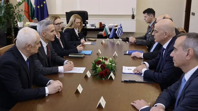 Гръцкият военен министър Николаос Дендиас е в София