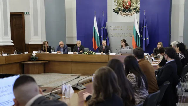 Андрей Гюров и министър Емил Дечев обсъдиха с наблюдатели мерки за провеждането на честни и прозрачни избори