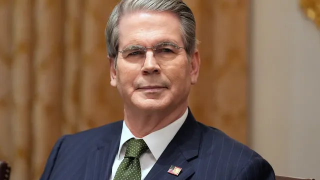 Вашингтон и Пекин подновяват търговския диалог преди срещата Тръмп-Си