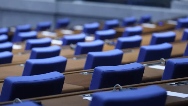 Депутатите ще обсъдят промените в удължителния закон за бюджета