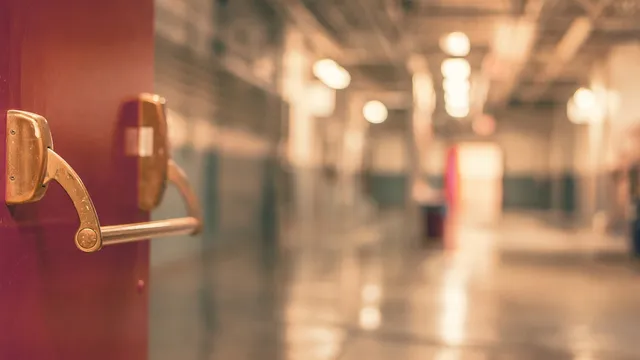 Болница във Варна съди НЗОК за близо 300 хил. евро