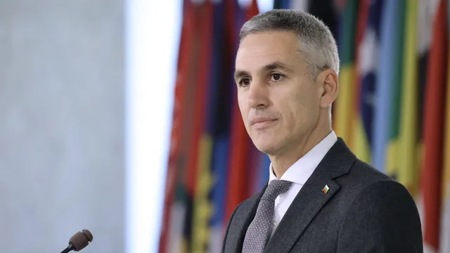 Гюров поздрави МВнР: България е  първа в ЕС по евакуирани от ОАЕ