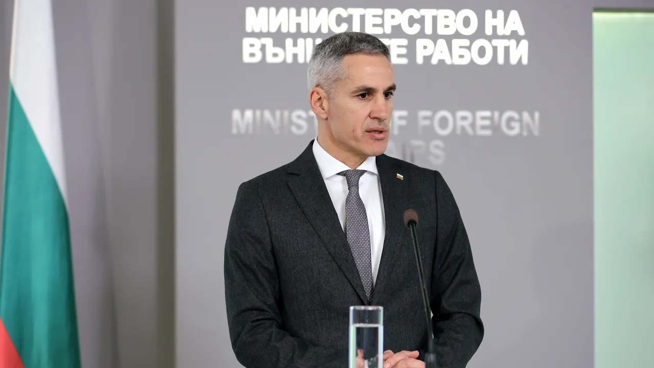 Гюров за Борда за мир: Готови сме да сезираме КС, политици да не се опитват да търгуват с националните интереси