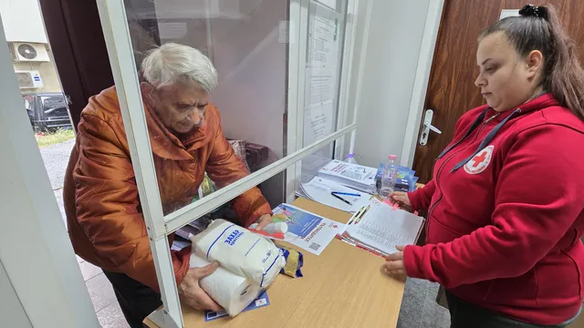 Започва раздаването на хранителни пакети за над 530 000 нуждаещи се