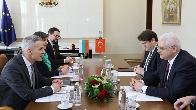 България и Турция разглеждат възможностите за засилване на сътрудничество си в сферата на отбраната в контекста на войните в Украйна и в Иран