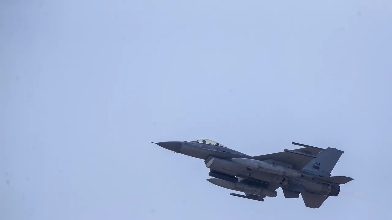 Полша вдигна бойни самолети заради руски удари по Украйна