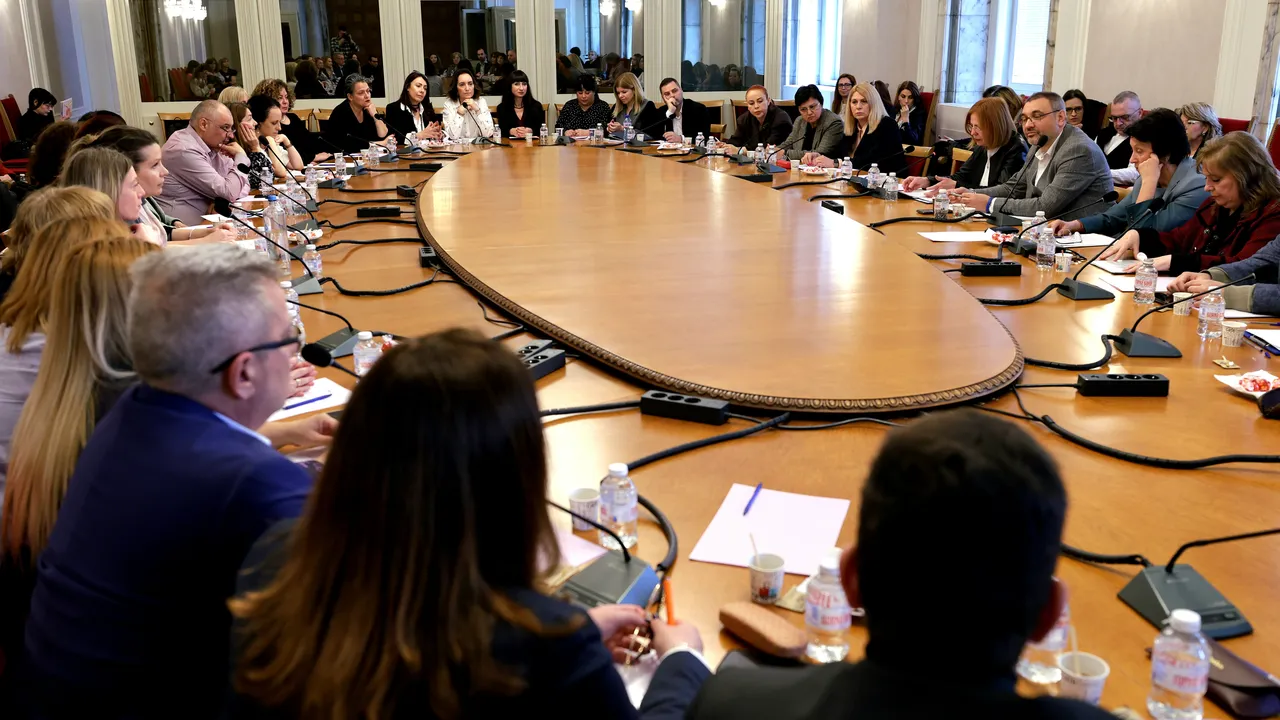 Повече подкрепа за учениците със СОП: Променят учебните планове