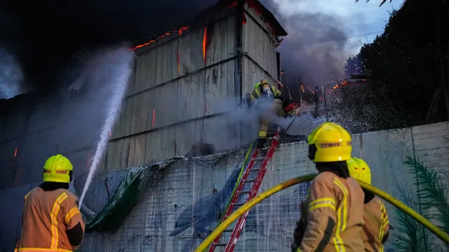 Иранският Корпус на гвардейците е предупредил САЩ да изтеглят предприятията си