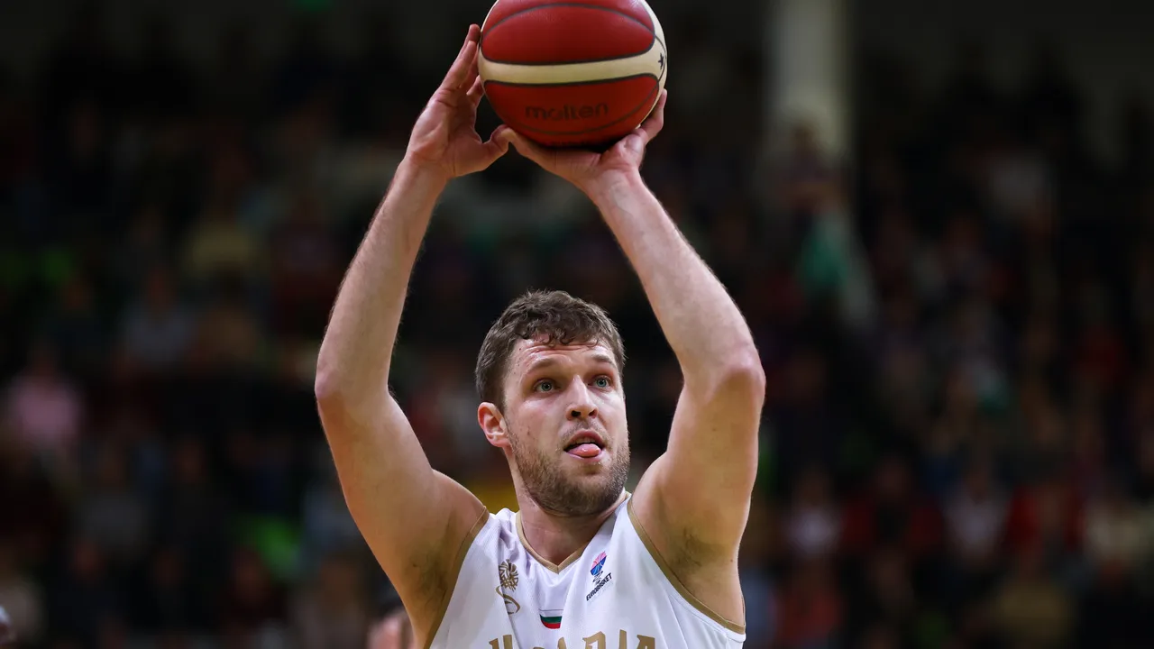 Везенков се завърна с 20 точки, Олимпиакос остава непобедим