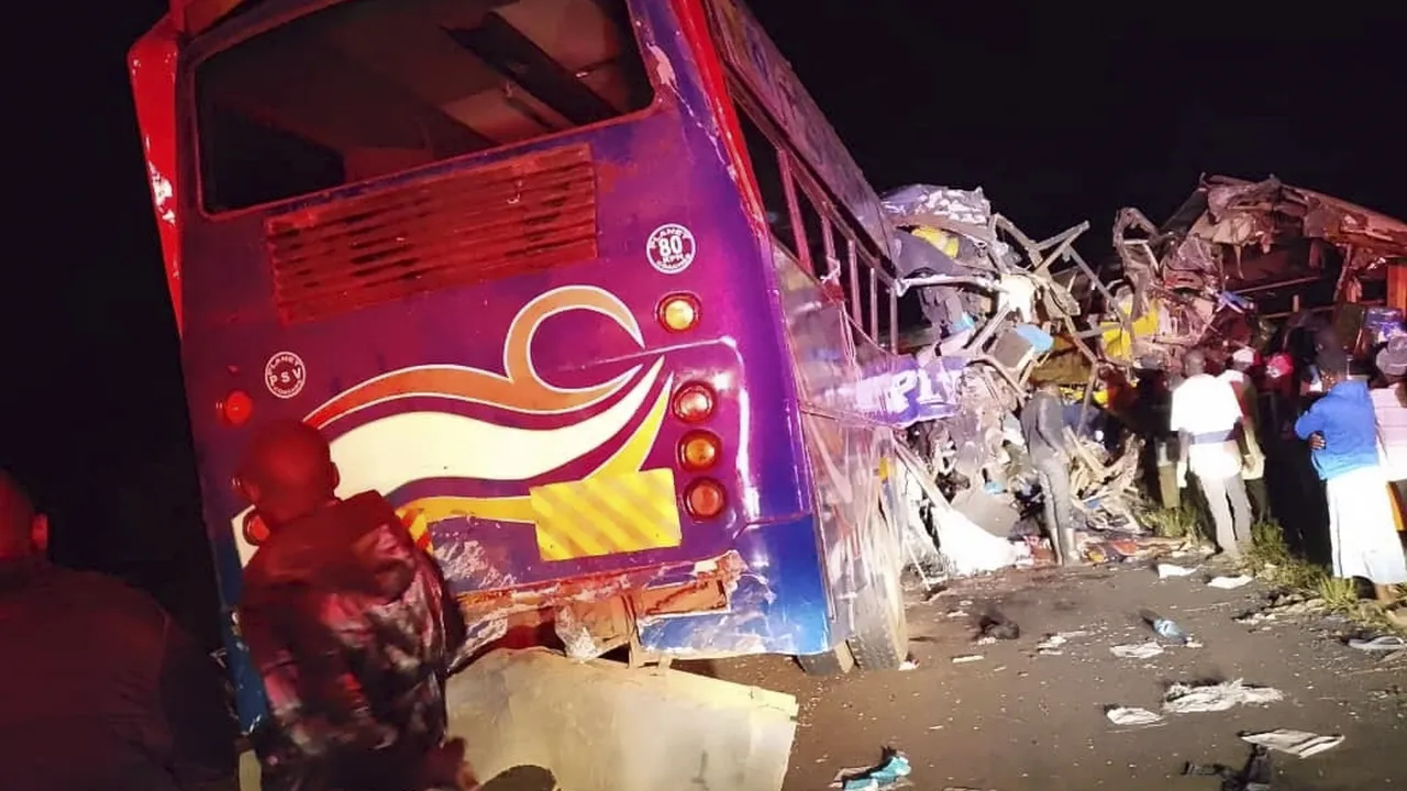 Автобус по линията Варна – София падна в дере край Ловеч